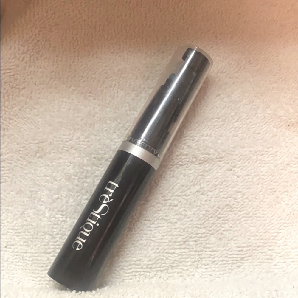 mascara